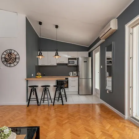 Mavarstica 16215b * トロギール