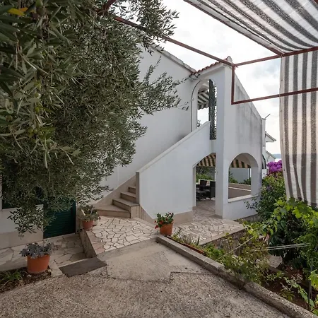 Mavarstica 16215b Apartment Trogir