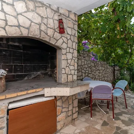 Mavarstica 16215b Apartment Trogir