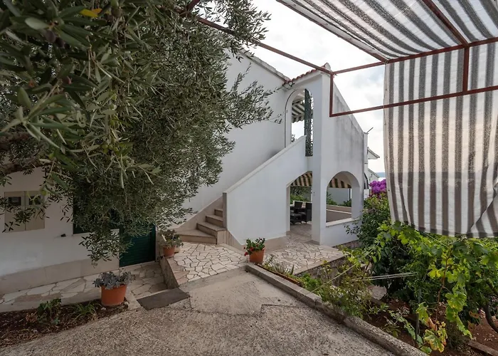 Mavarstica 16215b Apartment Trogir