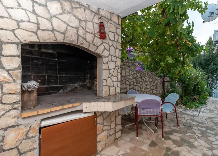 Mavarstica 16215b Apartment Trogir