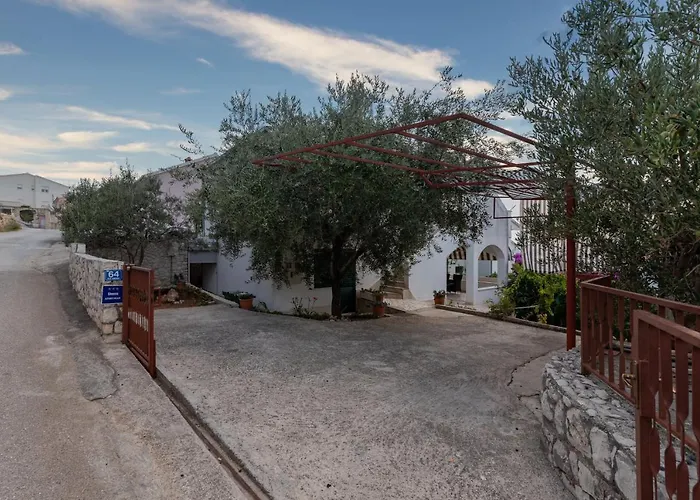 Apartment Mavarstica 16215b *